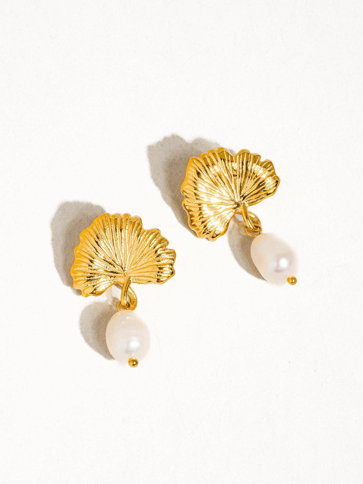 Béatrice 18K Gold Non-Tarnish Floral Pearl Earring Flânerie by MAIQ