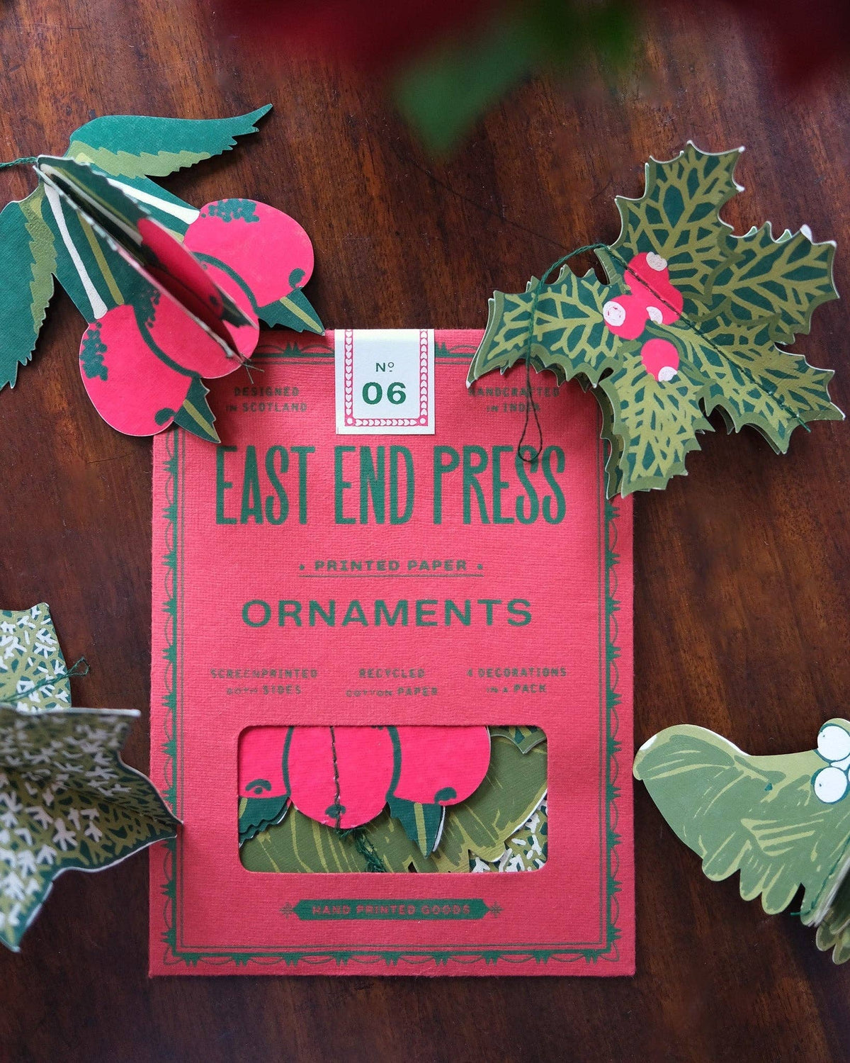 East End Press - FESTIVE FOLIAGE PAPER ORNAMENTS