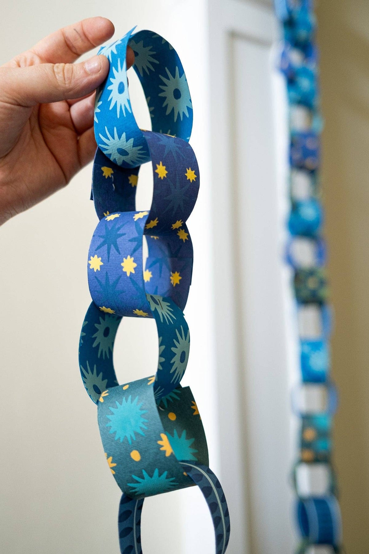 East End Press - BLUE & YELLOW PAPER CHAIN KIT