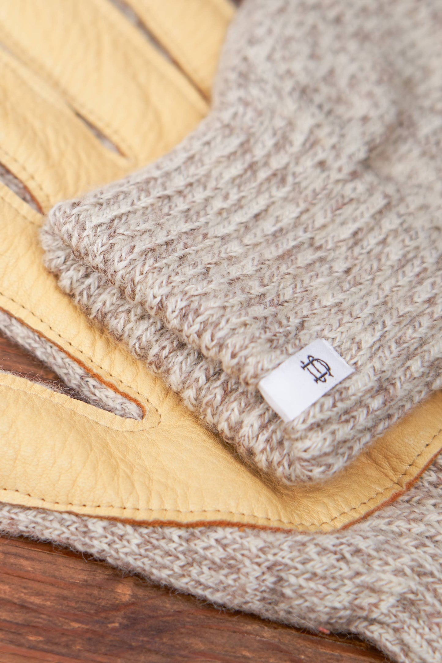 Oatmeal glove - deer lined