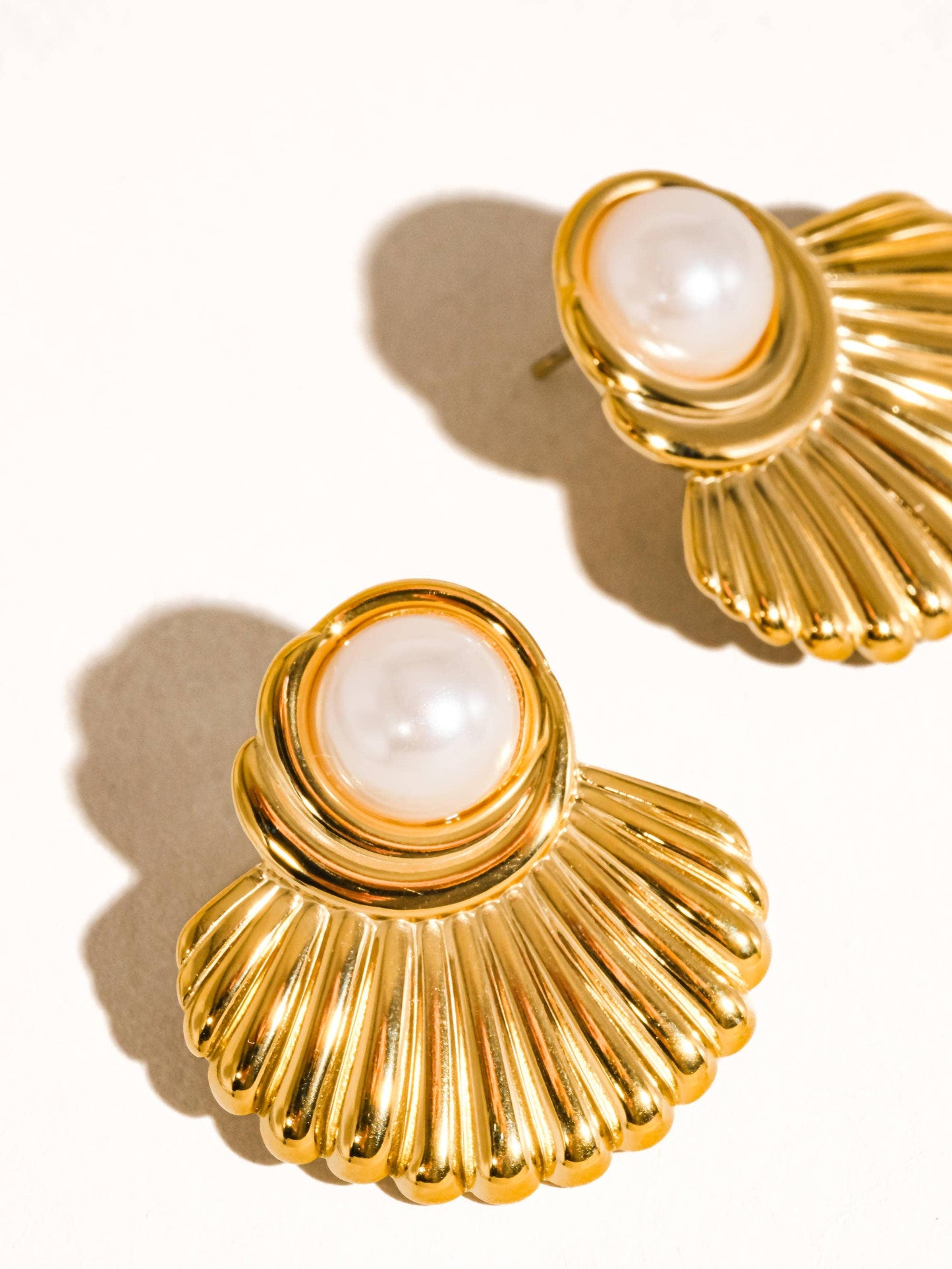 Lennox 18K Gold Non-Tarnish Shell Earring