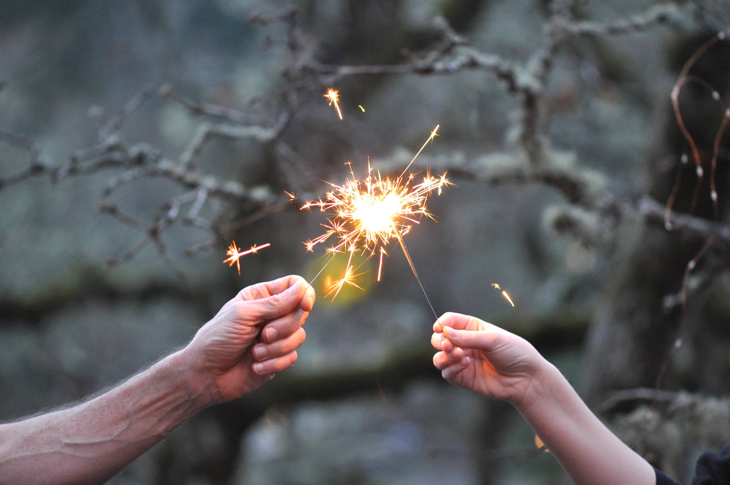 Tube of Mini 4" Gold Sparklers - Tube of 12