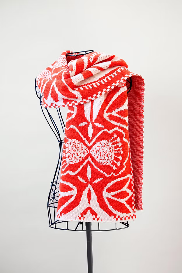Merino Wool Scarf "Silhouette" Red & White