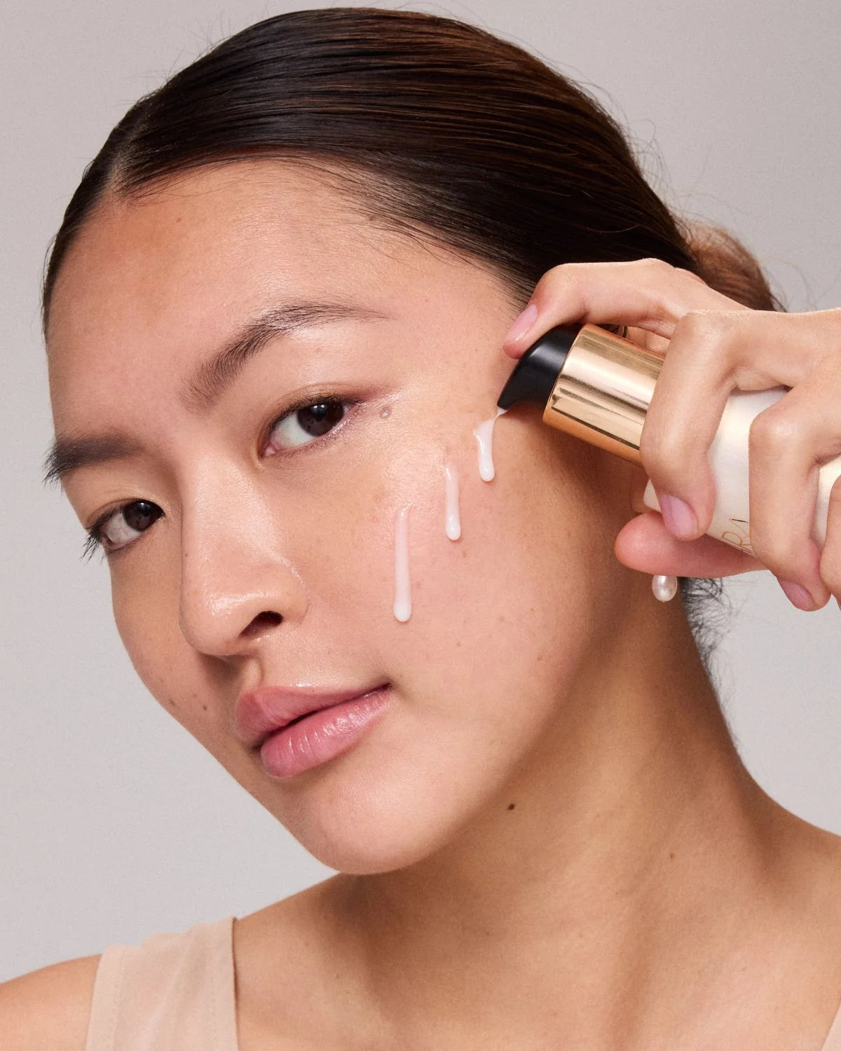 Pearl Peptide Glaze Hydrating Facial Essence