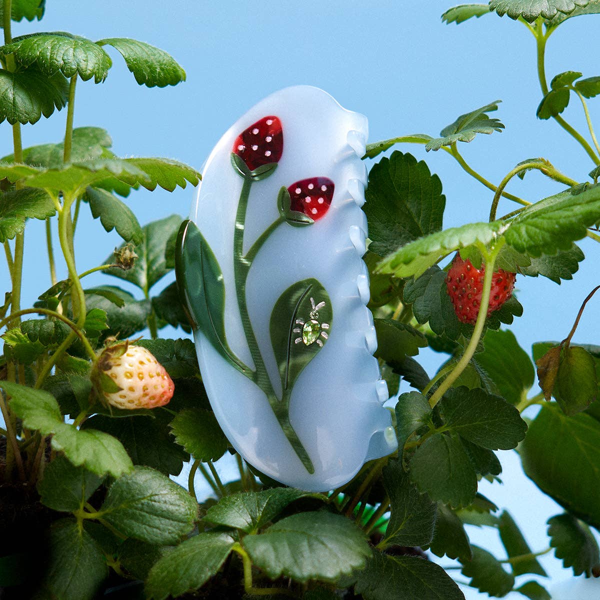 Forest Berry Claw - Strawberry Green Beetle Hair Clip