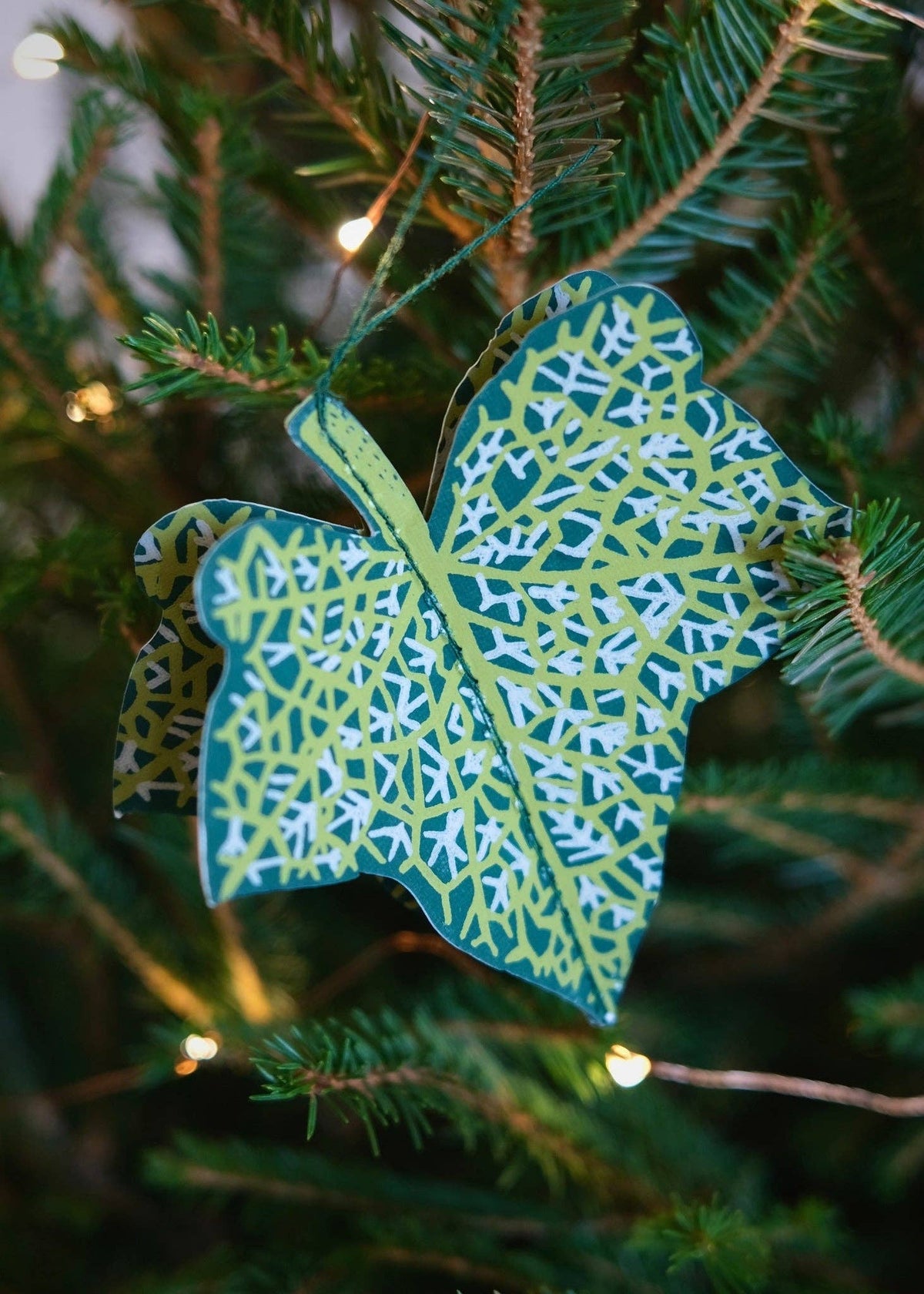 East End Press - FESTIVE FOLIAGE PAPER ORNAMENTS