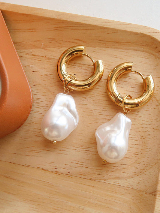 Oceana Gold Statement Large Pearl Earring - Flânerie