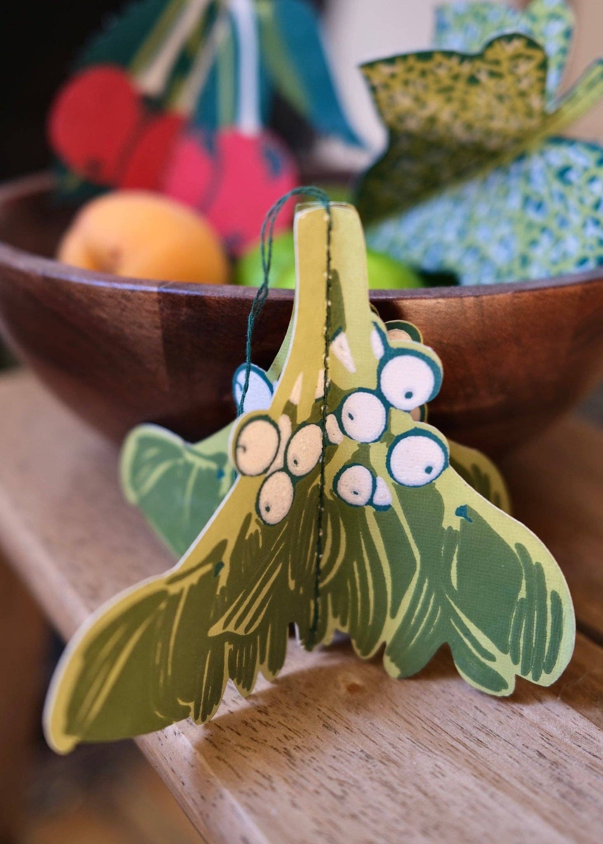 East End Press - FESTIVE FOLIAGE PAPER ORNAMENTS