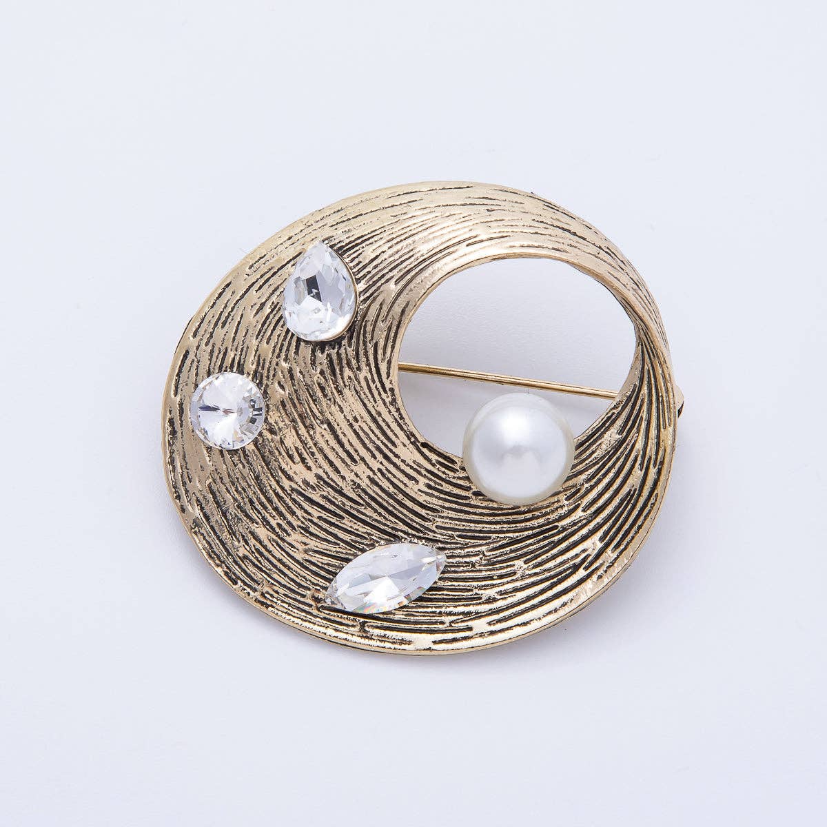 Single Shell Pearl in Twist Band Brooch Pin | BH-027 Aim Eternal - Vintage Antique Gold 41mm Mix Cut CZ
