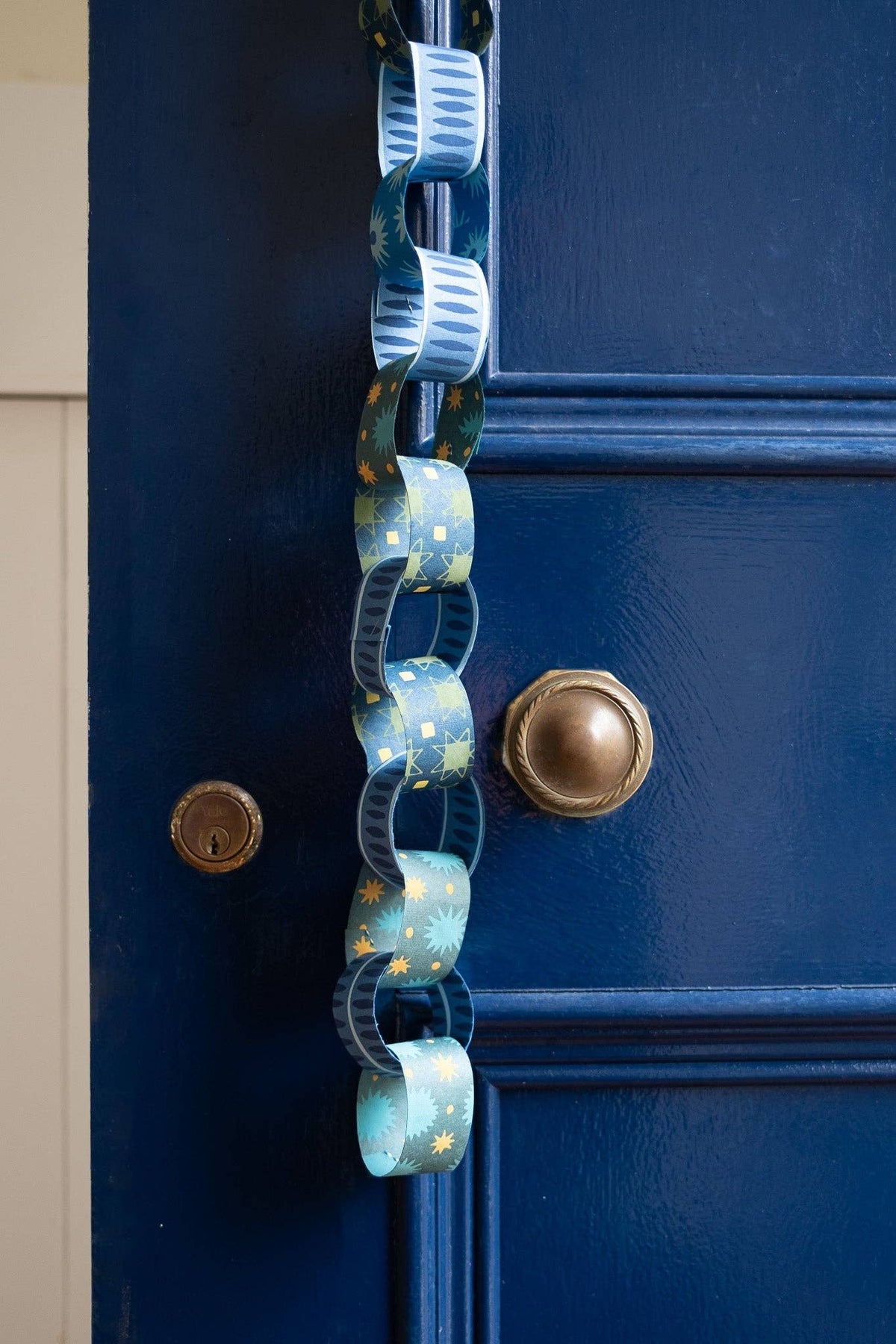 East End Press - BLUE & YELLOW PAPER CHAIN KIT