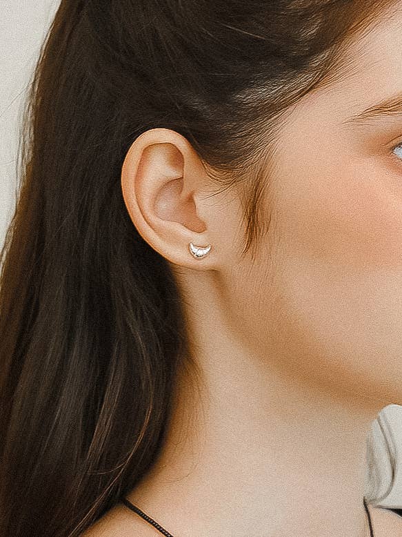 Gaëlle 18K Gold Petite Croissant Stud Flânerie by MAIQ