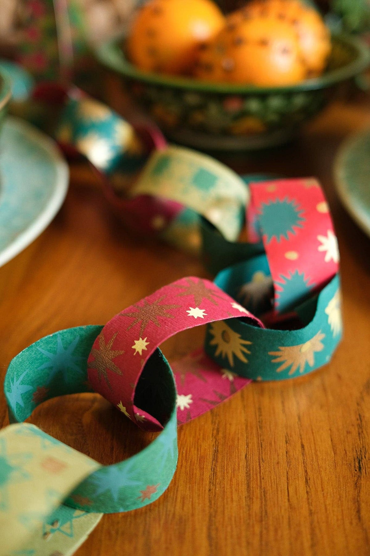 East End Press - FESTIVE PAPER CHAIN KIT