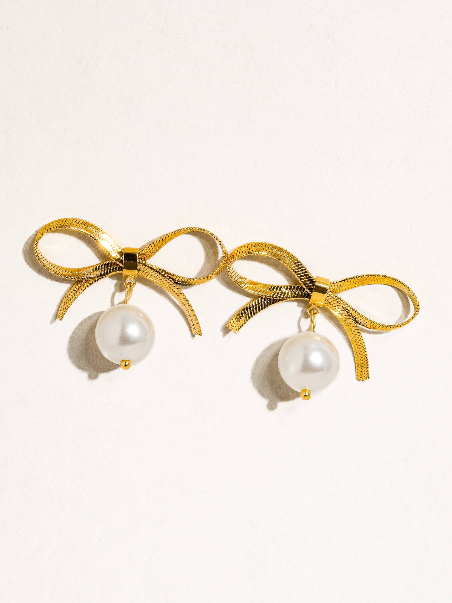Flânerie by MAIQ - Alice 18K Gold Non-Tarnish Bow Dangle Pearl Earring