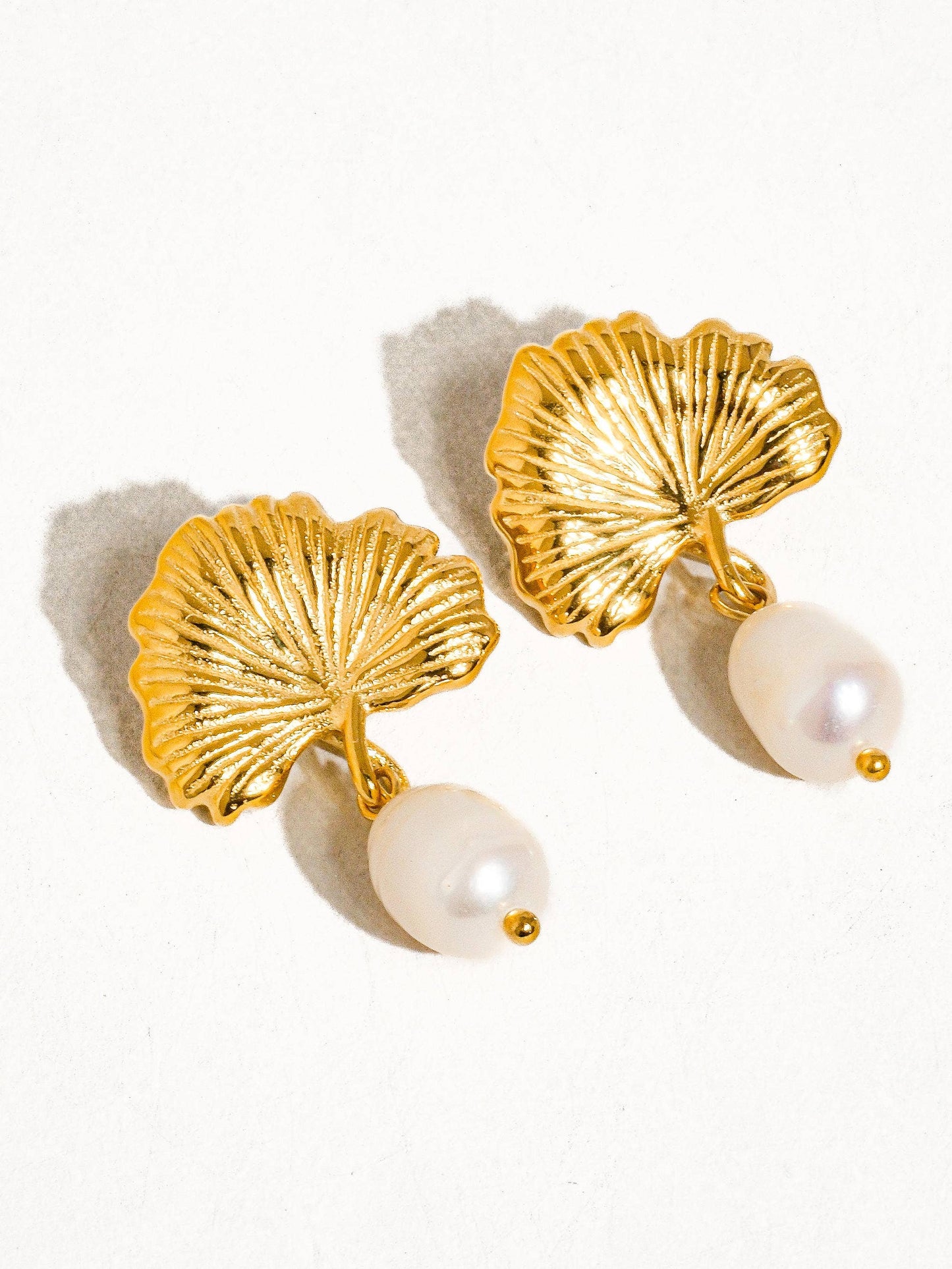 Béatrice 18K Gold Non-Tarnish Floral Pearl Earring Flânerie by MAIQ