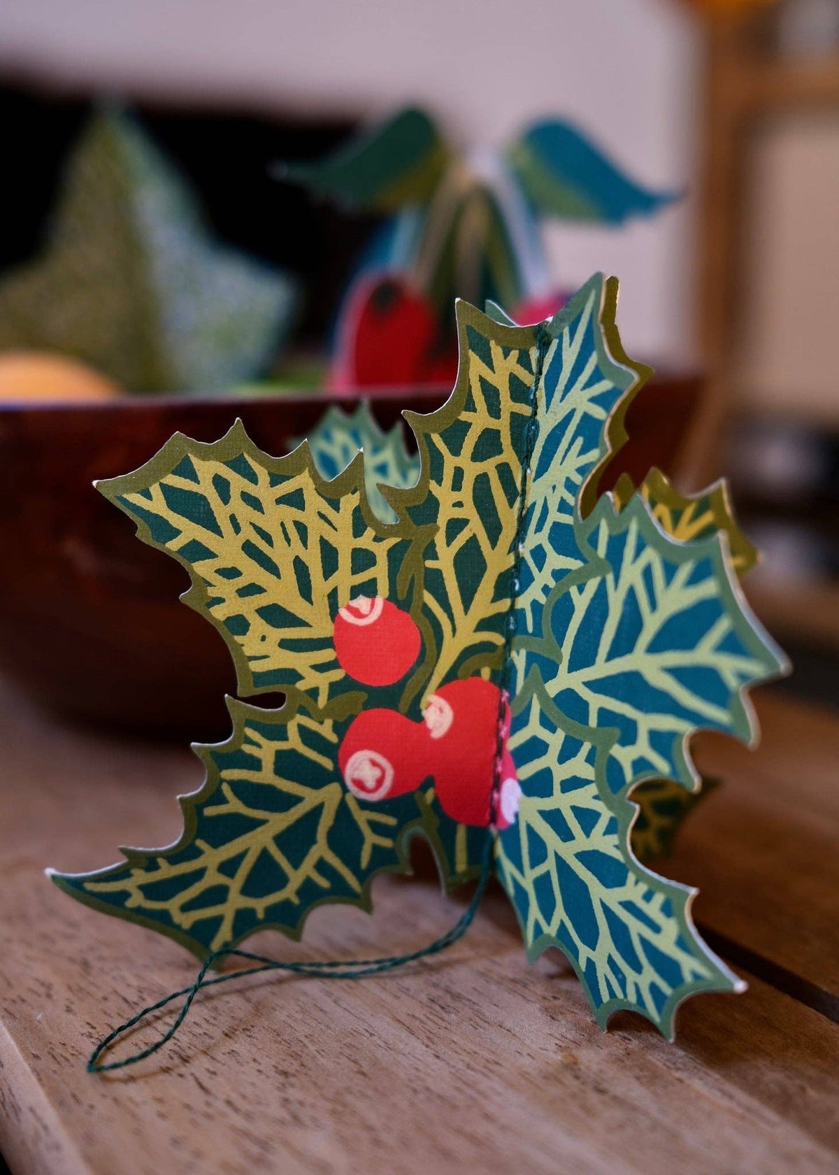 East End Press - FESTIVE FOLIAGE PAPER ORNAMENTS