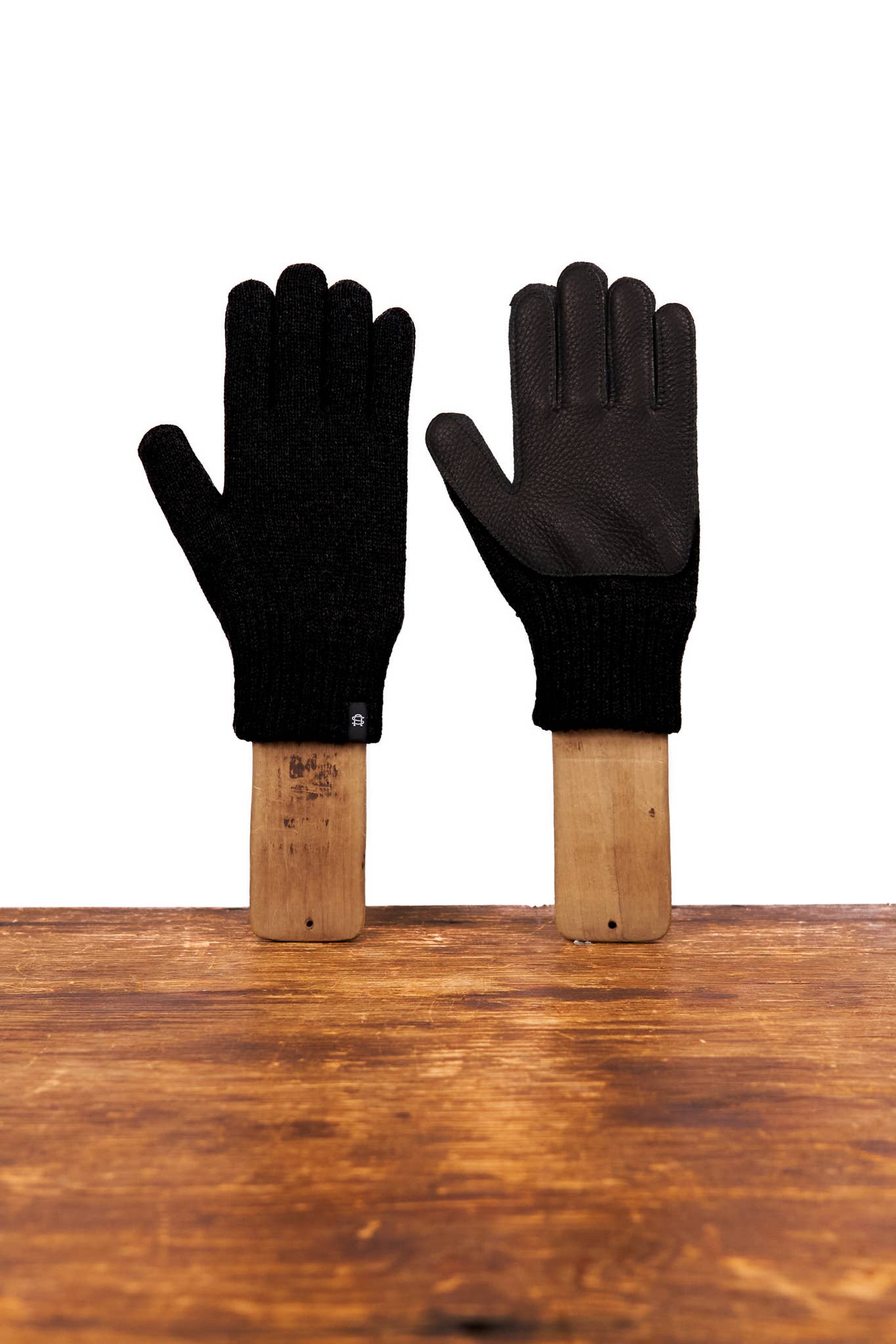Black Merino Wool and Recycled Poly Full Finger w Deer-BLACK